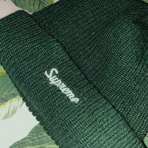 Supreme knit cap